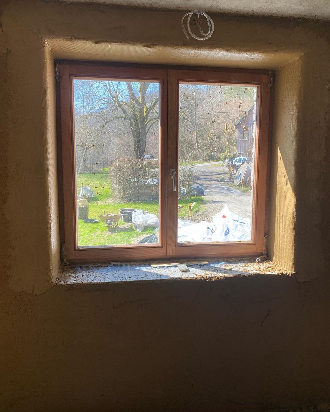 Embrasure de fenêtre · avril 2025