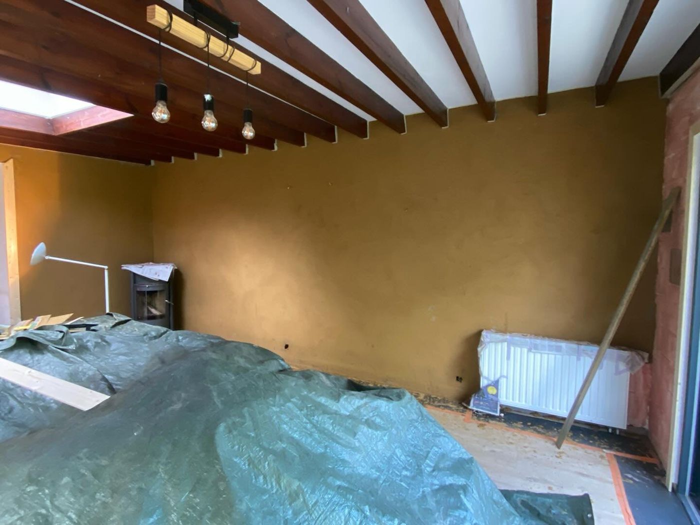 Chambre sous poutres · mai 2026